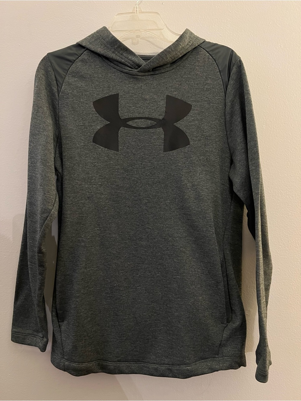 Under Armour Men’s Gray Hooded Performance Top